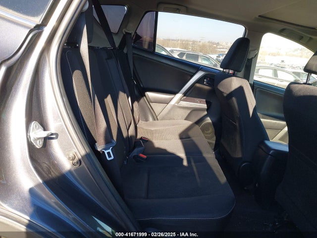 Toyota Rav4 Xle 2017 JTMRFREVXHD205022 Image 8