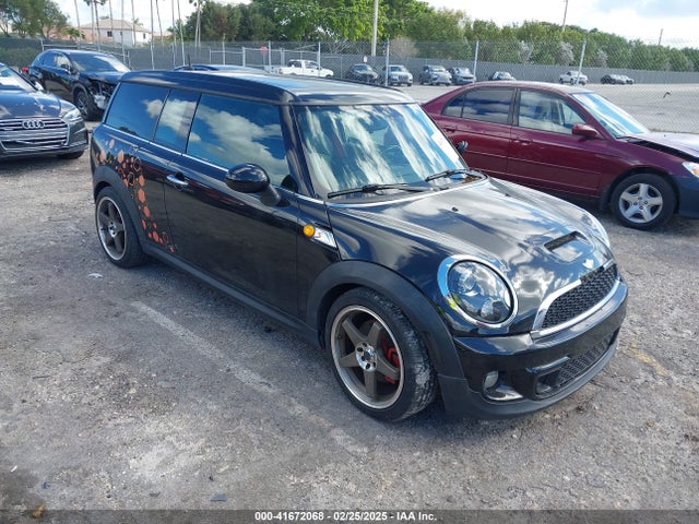 2011 MINI COOPER S CLUBMAN WMWZG3C5XBTY36859 Photo 0