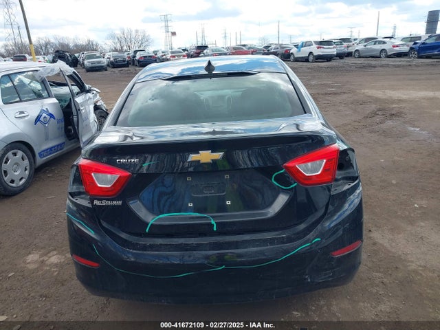 1G1BC5SM5J7184351 Chevrolet Cruze Ls Auto
