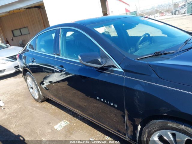 1G1ZH5SX4HF283415 Chevrolet Malibu Premier