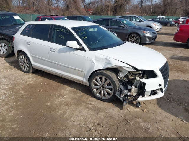 2011 AUDI A3 WAUBJBFM6BA062315 Photo 0