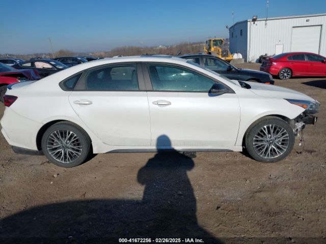 3KPF54ADXNE485587 KIA Forte Gt-line
