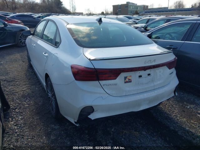 3KPF54ADXNE485587 KIA Forte Gt-line
