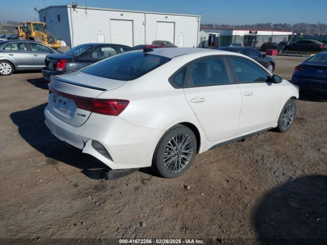 3KPF54ADXNE485587 KIA Forte Gt-line