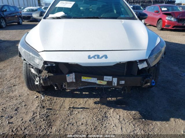3KPF54ADXNE485587 KIA Forte Gt-line