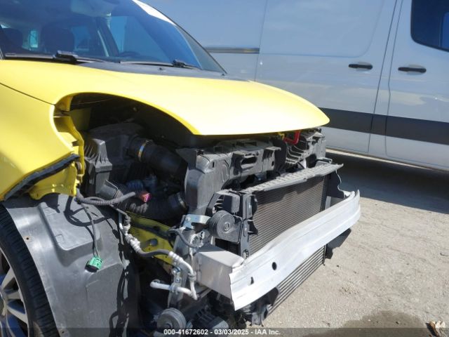 ZFBNFADH9KZ041920 Fiat 500L TREKKING