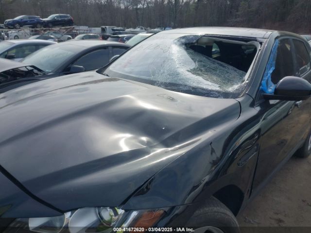 SADCJ2GX9JA237496 Jaguar F-pace 30t Premium