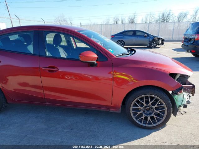 3MYDLBYV2JY328310 Toyota YARIS IA