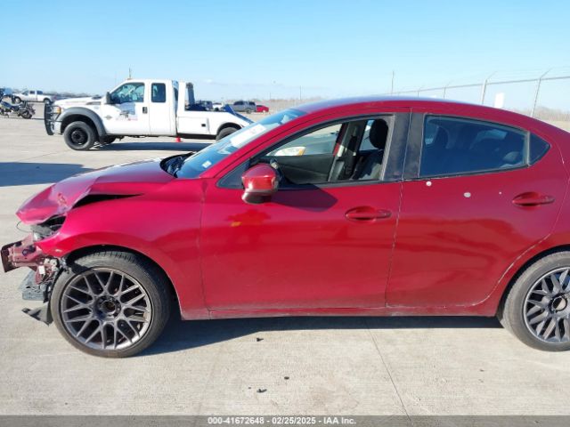 3MYDLBYV2JY328310 Toyota YARIS IA