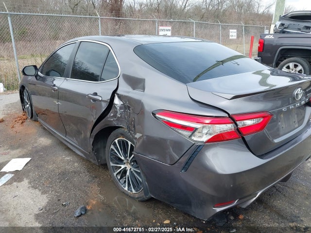 4T1B11HK8JU635944 Toyota CAMRY SE