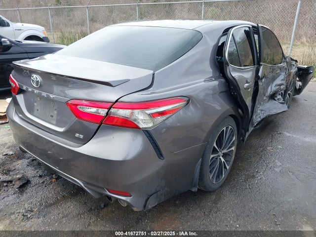 4T1B11HK8JU635944 Toyota CAMRY SE