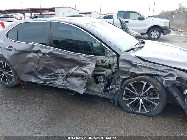 4T1B11HK8JU635944 Toyota CAMRY SE