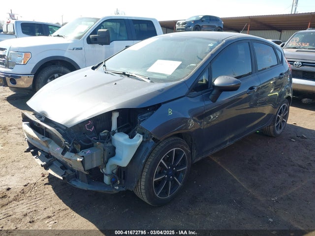 Ford FIESTA SE 2018 3FADP4EJ3JM106498 Image 2