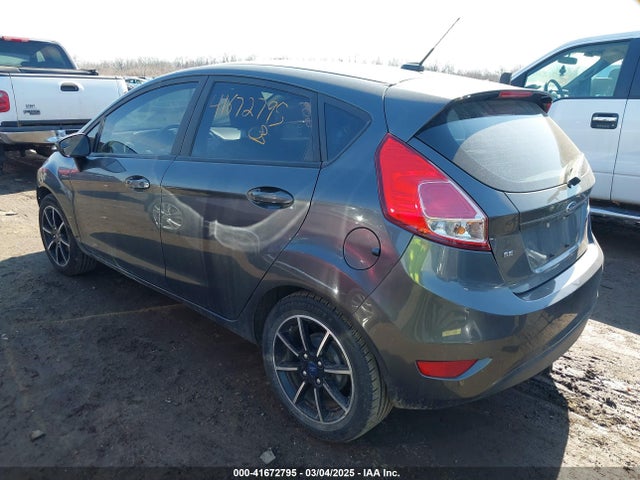 Ford FIESTA SE 2018 3FADP4EJ3JM106498 Image 3