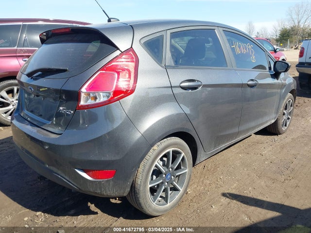 Ford FIESTA SE 2018 3FADP4EJ3JM106498 Image 4