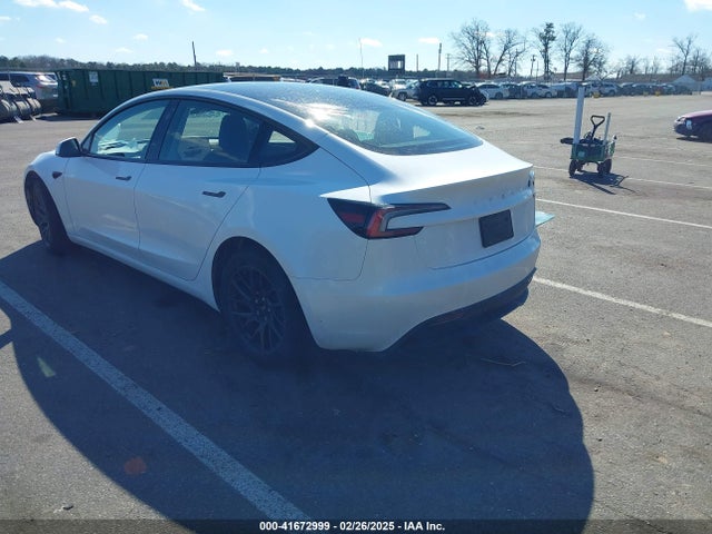 2025 TESLA MODEL 3 5YJ3E1EA2SF912817 Photo 2