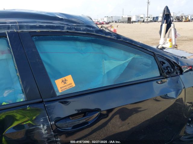 5YFBURHE2KP935806 Toyota COROLLA LE
