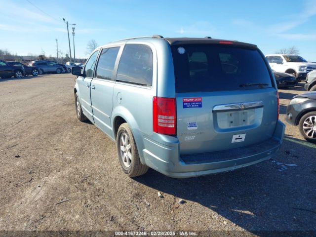 2010 CHRYSLER TOWN & COUNTRY 2A4RR5D13AR308522 Photo 2