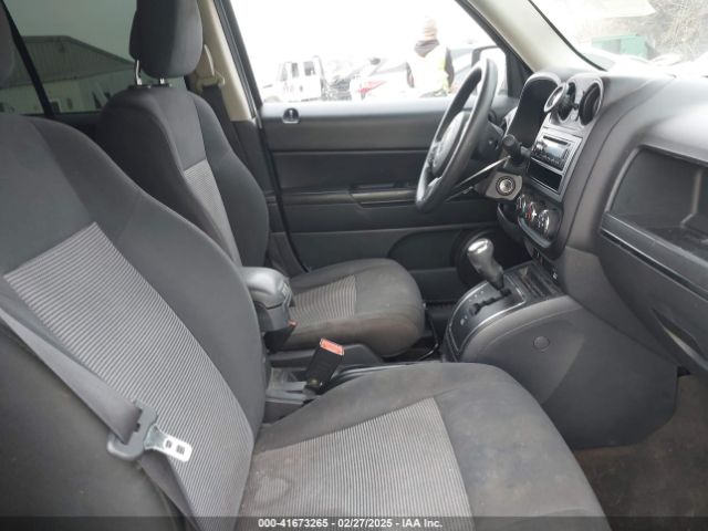 1C4NJPBA5GD700309 Jeep Patriot Sport