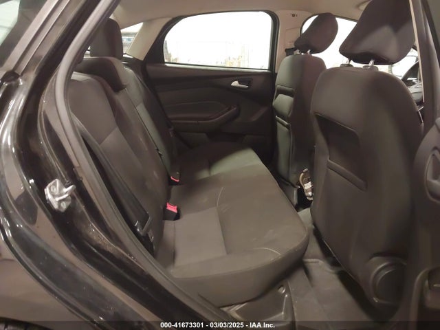 1FADP3F24FL255450 Ford FOCUS SE