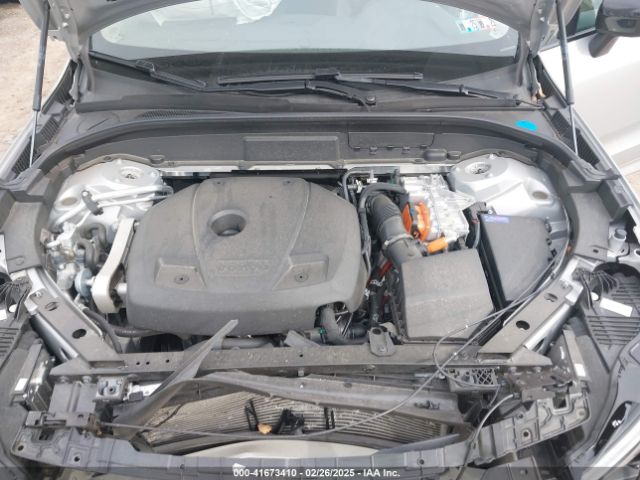 2023 VOLVO XC60 RECHARGE PLUG-IN HYBRID YV4H60DW3P1240046 Photo 9