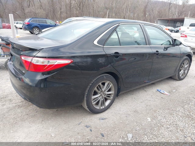 41673569 :رقم المزاد ، 4T1BF1FK1FU902594 vin ، 2015 Toyota Camry Se مزاد بيع