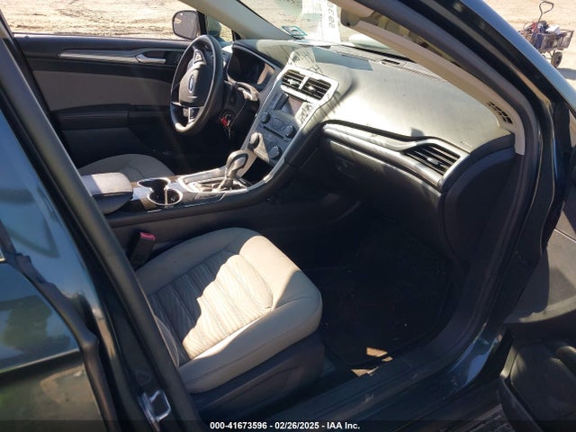 1FA6P0G75G5102048 Ford FUSION S