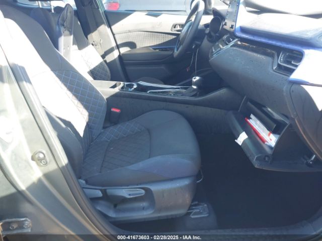 NMTKHMBX7MR136498 Toyota C-HR XLE