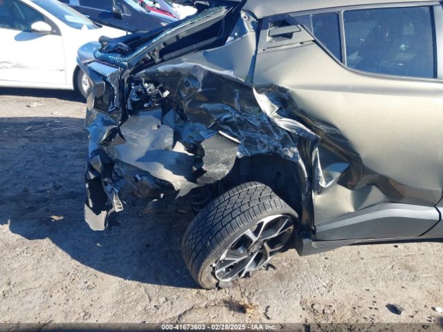 NMTKHMBX7MR136498 Toyota C-HR XLE