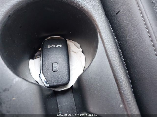 KNDEU2AA2R7475621 KIA SELTOS S
