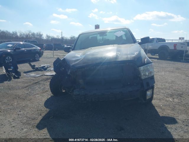 1C6RR7FG4HS706986 RAM 1500 Express  4x4 6'4 Box