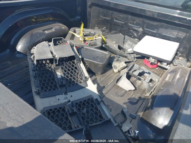 1C6RR7FG4HS706986 RAM 1500 Express  4x4 6'4 Box
