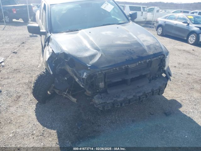 1C6RR7FG4HS706986 RAM 1500 Express  4x4 6'4 Box