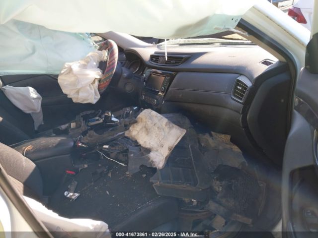 5N1AT2MV1KC705335 Nissan ROGUE SV