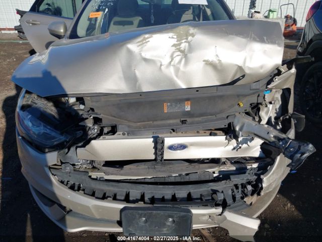 3FA6P0HD8HR273525 Ford FUSION SE