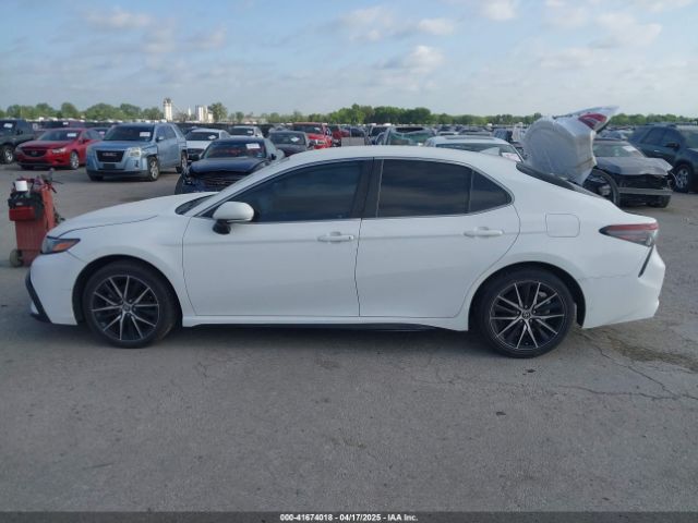 4T1T11AK6NU043253 Toyota CAMRY SE