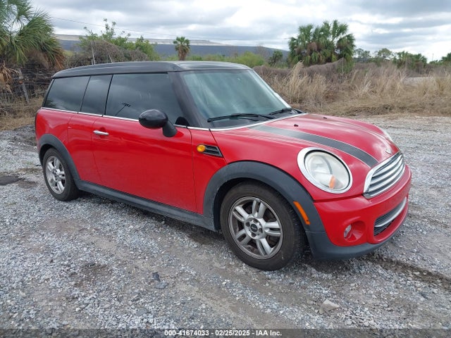 2013 MINI CLUBMAN WMWZF3C50DT490262 Photo 0