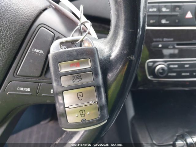 KNALN4D76G5208021 KIA Cadenza Premium