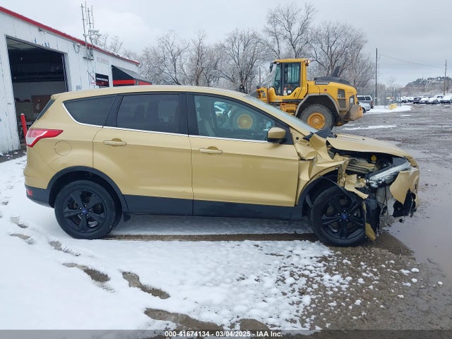 1FMCU9GX4EUE01300 Ford ESCAPE SE