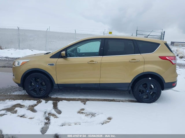 1FMCU9GX4EUE01300 Ford ESCAPE SE