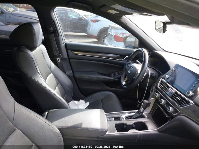 1HGCV1F30KA123205 Honda Accord Sport