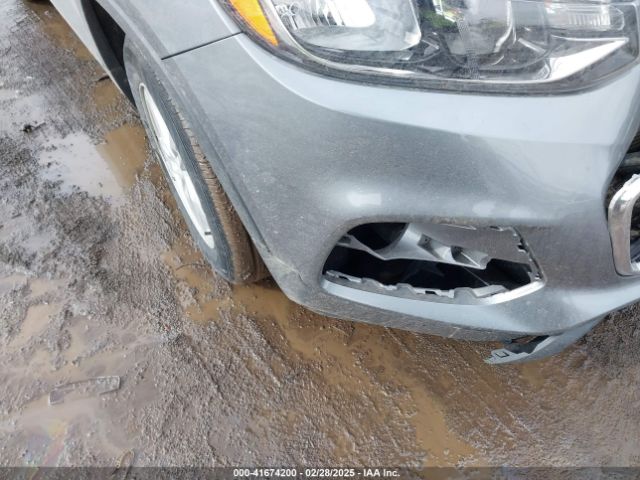 3GNCJKSB9LL307556 Chevrolet Trax Fwd Ls