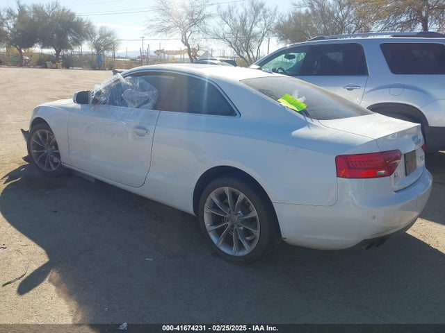 2013 AUDI A5 WAULFAFR9DA075557 Photo 2