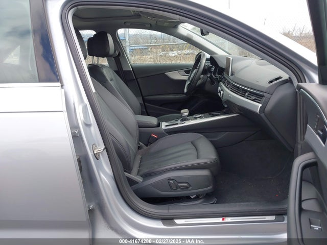 2017 AUDI A4 WAUENAF46HN014293 Photo 4
