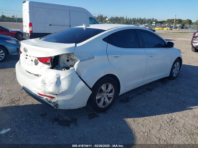 5NPDH4AE3GH685460 Hyundai ELANTRA SE