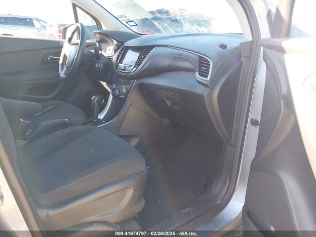 3GNCJKSB4LL341579 Chevrolet Trax Fwd Ls
