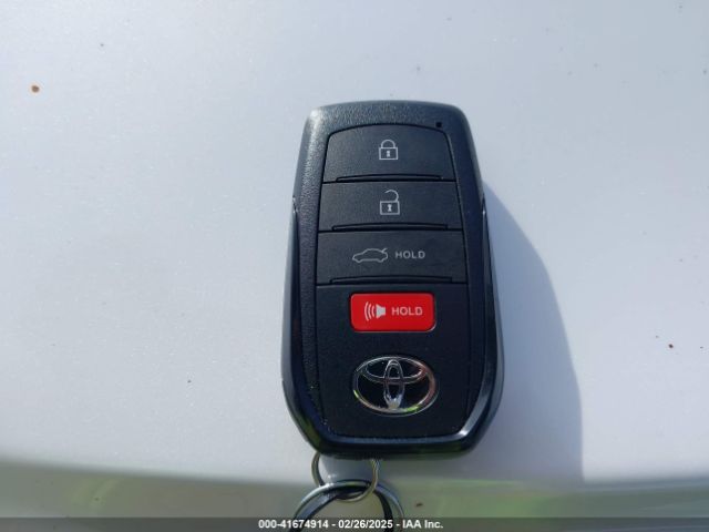 JTDAAAAFXP3012532 Toyota Crown Limited