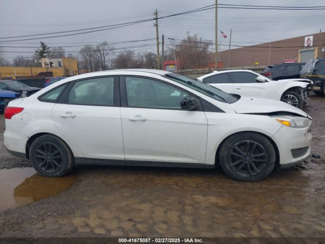 1FADP3F27FL350469 Ford FOCUS SE