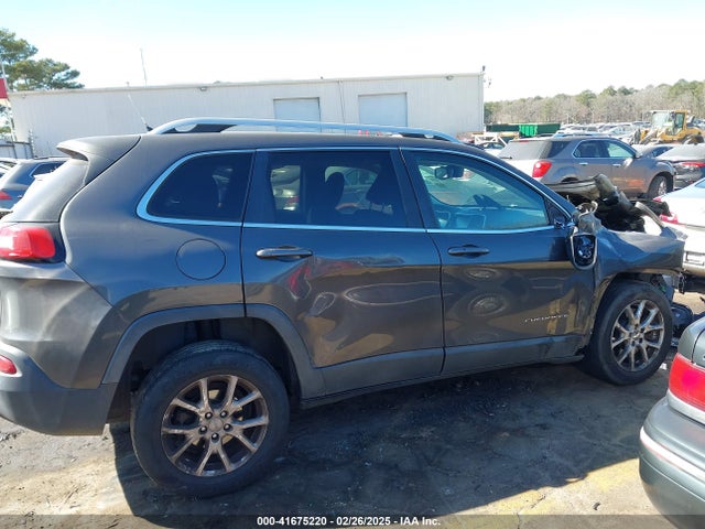 1C4PJLCB1EW153825 Jeep Cherokee Latitude