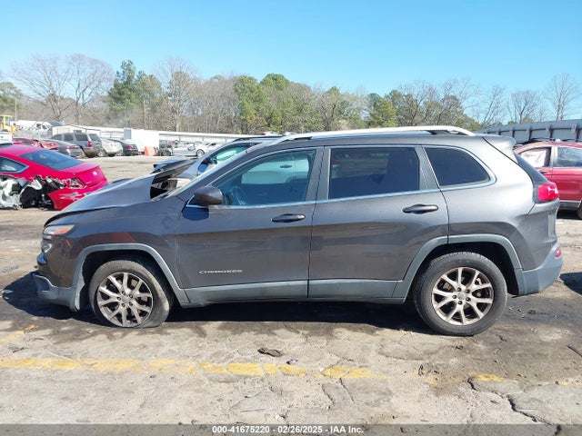 1C4PJLCB1EW153825 Jeep Cherokee Latitude